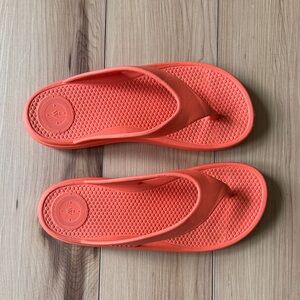 Totes sandals size 6